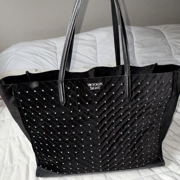 LA SENZA Black with silver studs. Large capacity - Picture 1 of 1